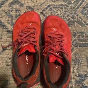 Altra Olympus 4 sz 10